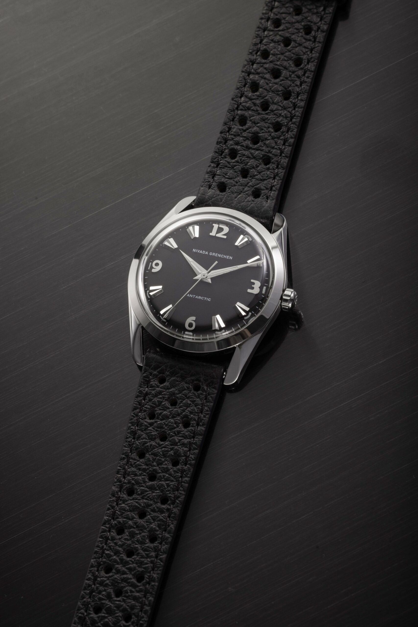 Antarctic 35 Black & Gold - Image 3