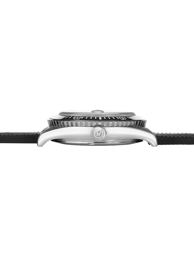 Antarctic Diver Date - Image 3