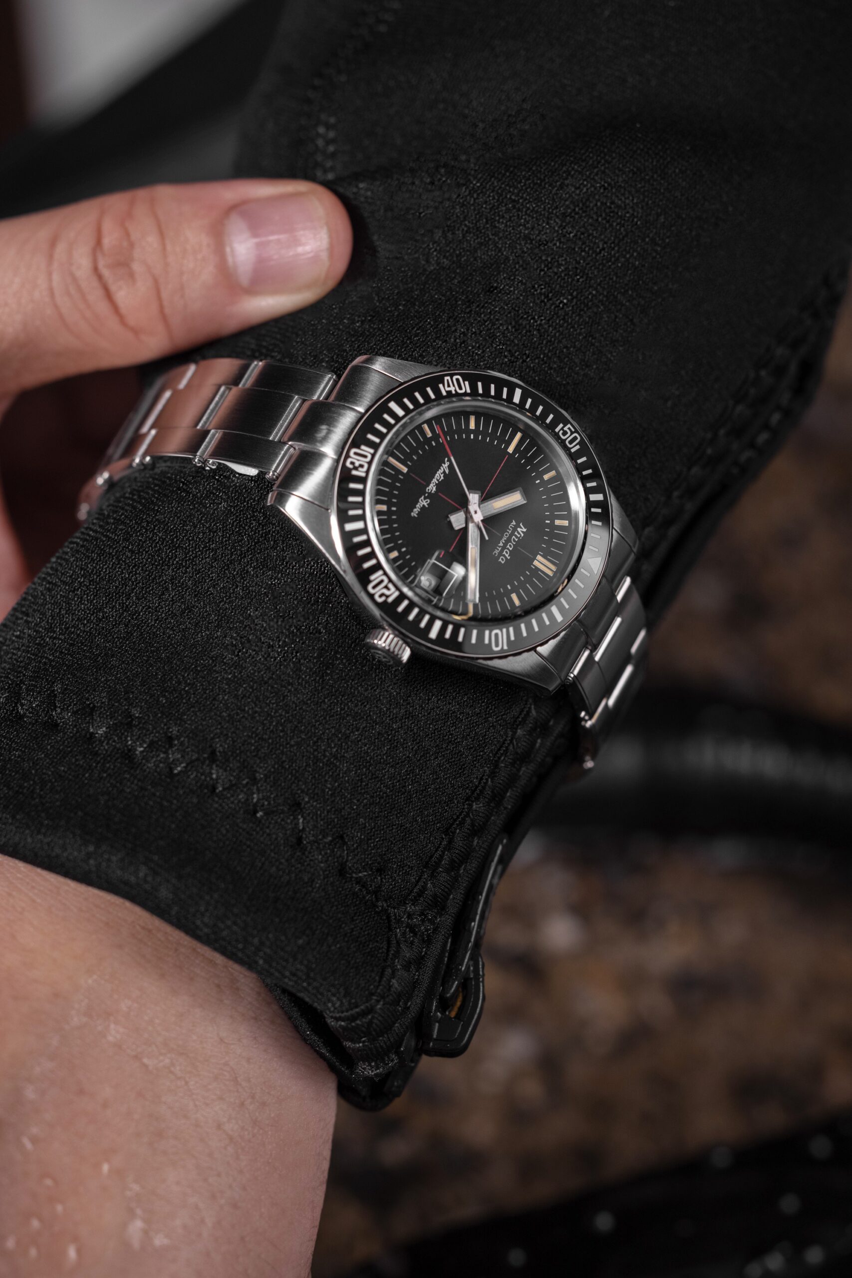 Antarctic Diver Date - Image 9