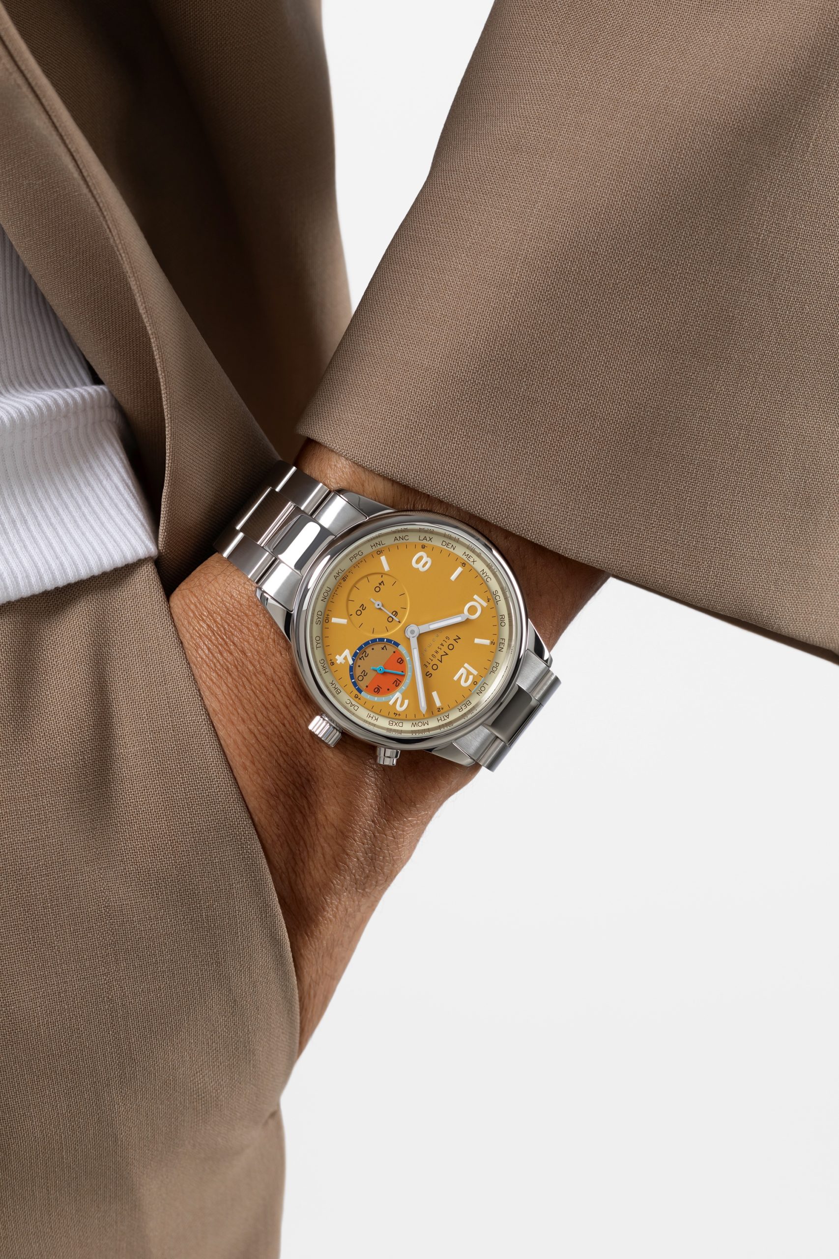 Club Sport neomatik Worldtimer Dune - Image 2