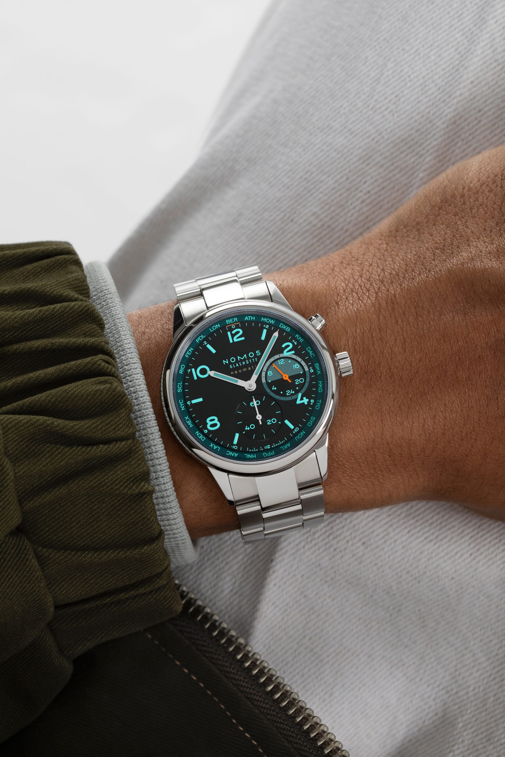 Club Sport neomatik Worldtimer Trace - Image 12