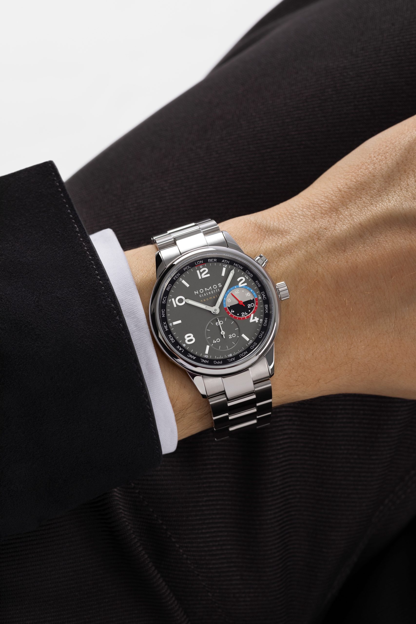 Club Sport neomatik Worldtimer Volcano - Image 2