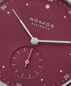 Alternative view of Metro 33 Muted Red