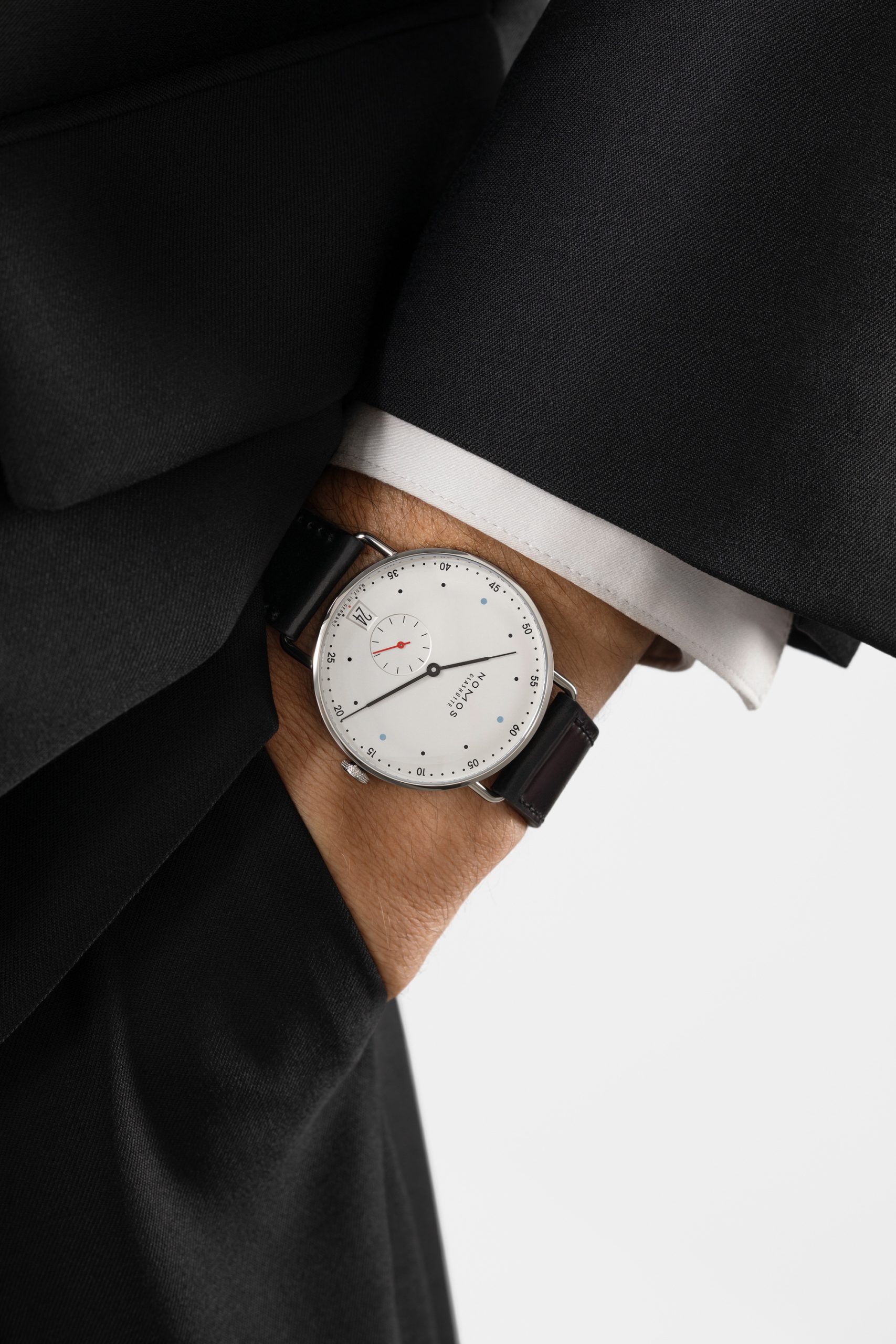 Metro 38 date - Image 2