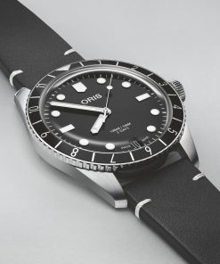 Alternative view of Divers Sixty-Five 12H Calibre 400