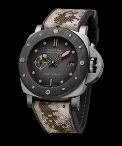 Alternative view of Submersible Navy SEALs Titanio