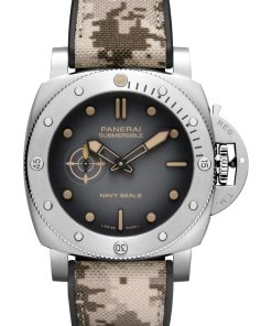 Submersible QuarantaQuattro Navy SEALs