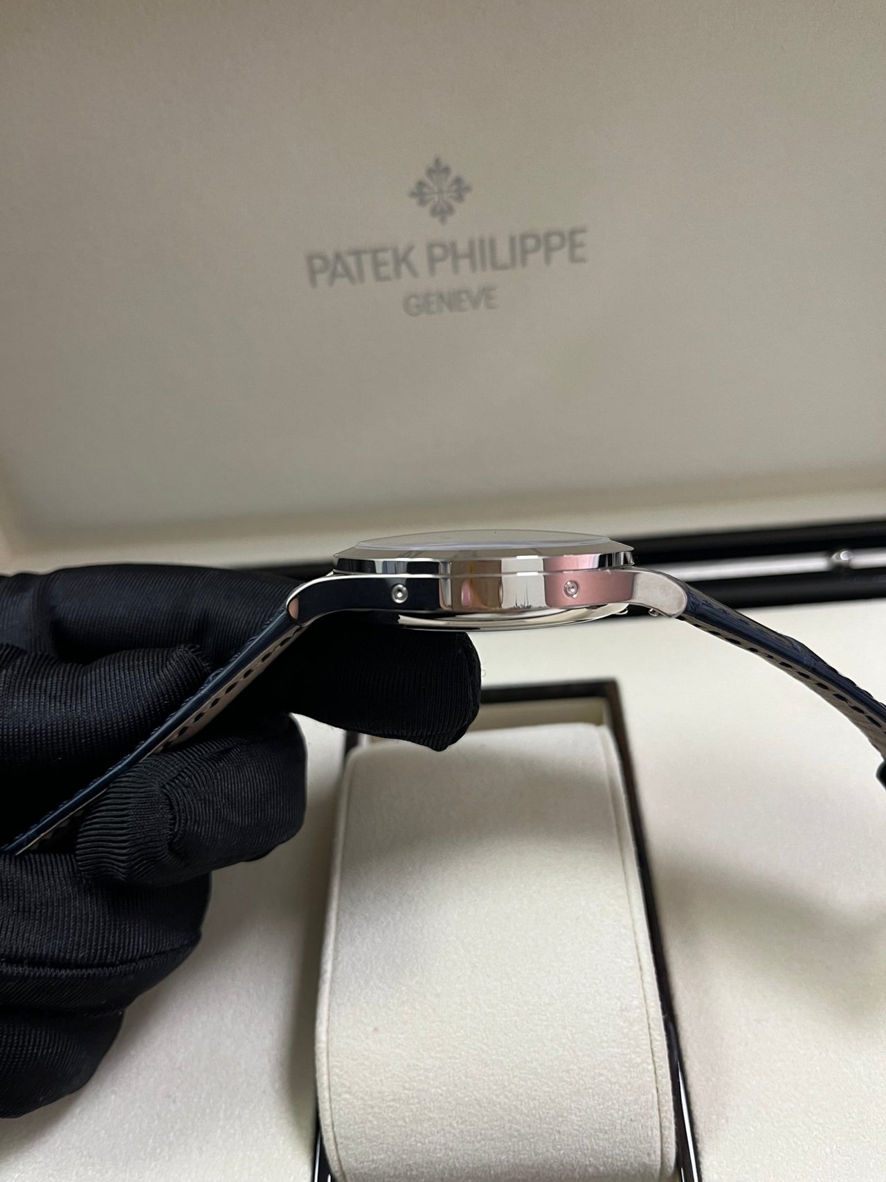 ANNUAL CALENDAR. MOON PHASES. White gold 5396G-017 - Image 11