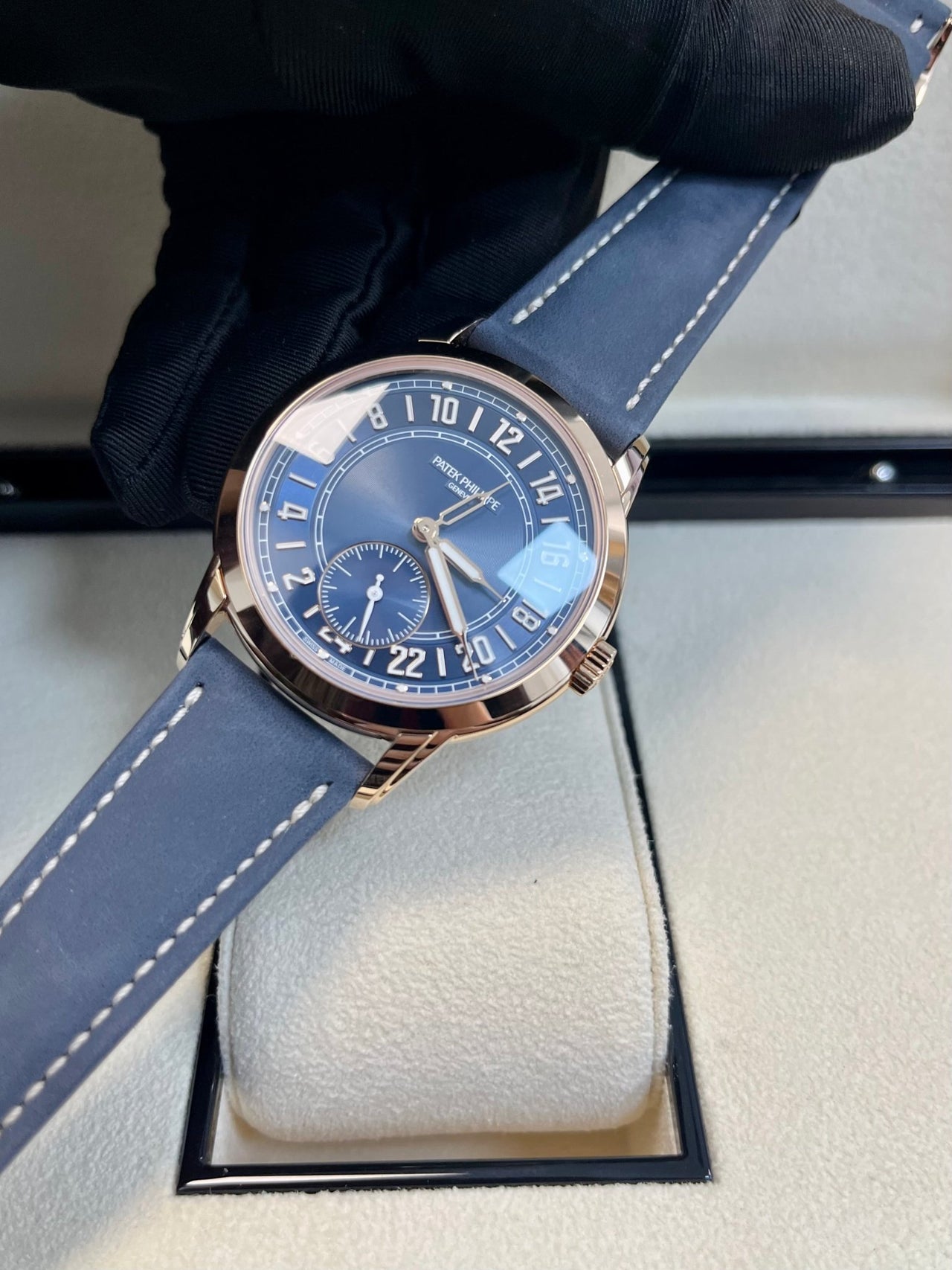 24-HOUR DISPLAY. TRAVEL TIME. Rose gold 5224R-001 - Image 11