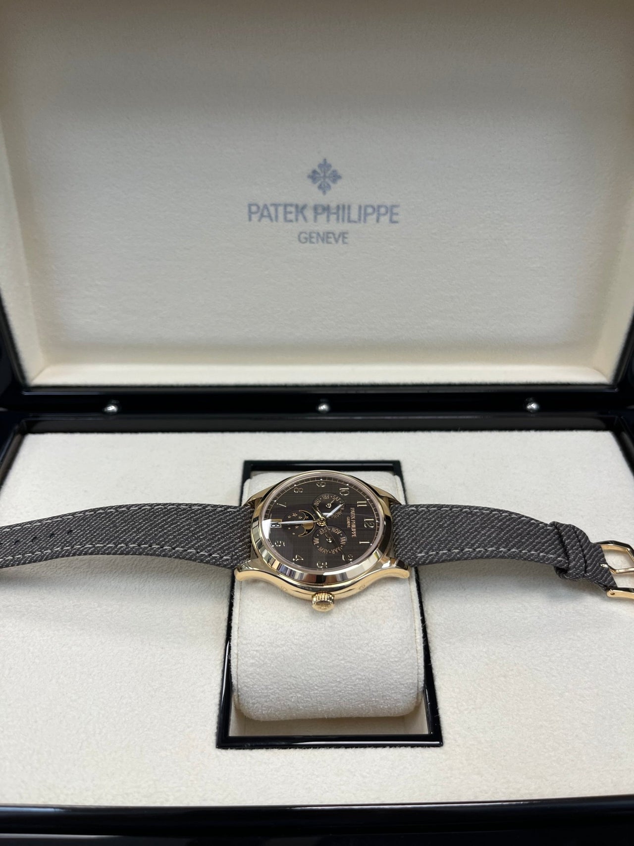 ANNUAL CALENDAR. MOON PHASES. Rose gold 4946R-001 - Image 5