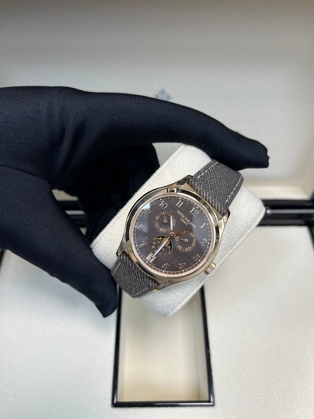 ANNUAL CALENDAR. MOON PHASES. Rose gold 4946R-001 - Image 9