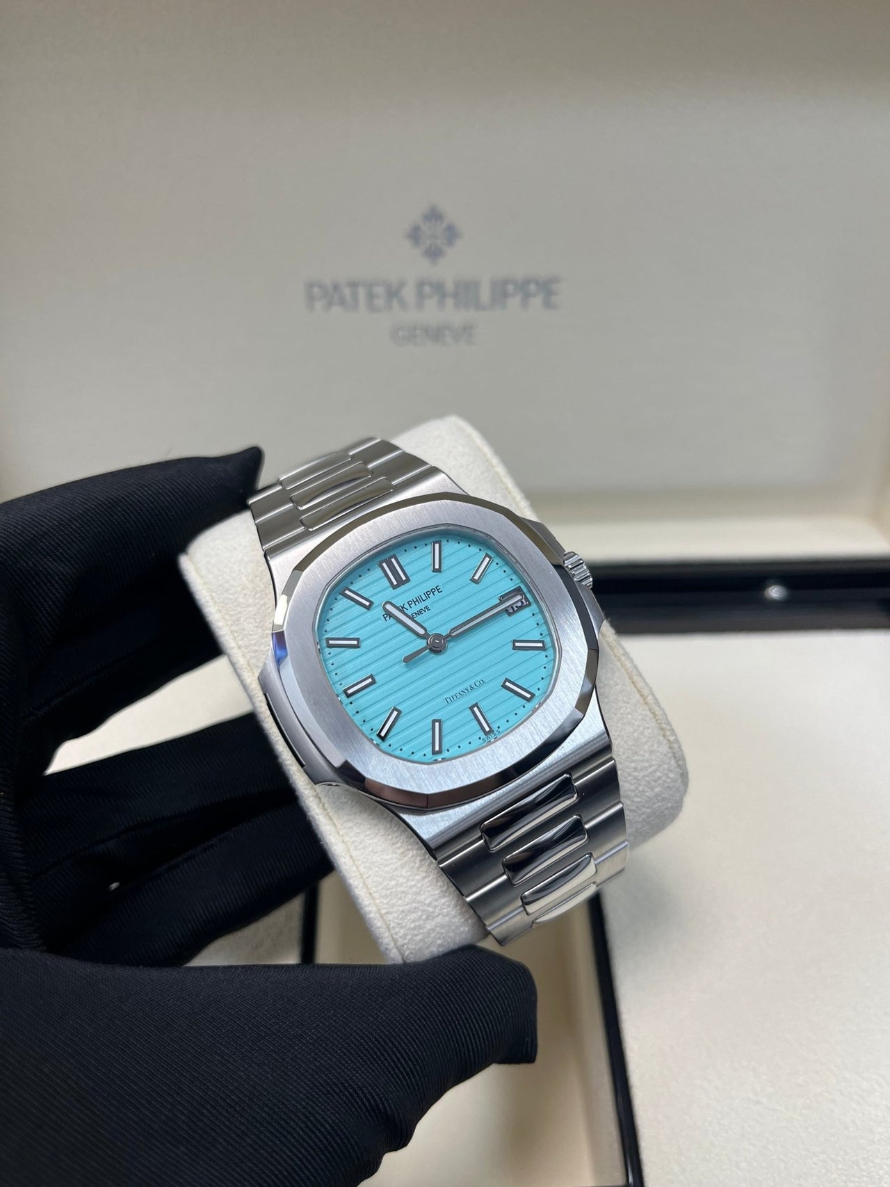 Patek Philippe Nautilus "Tiffany & Co." Blue Dial 5711/1A-018 - Image 10