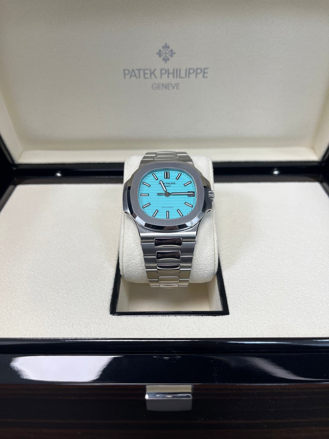 Patek Philippe Nautilus "Tiffany & Co." Blue Dial 5711/1A-018 - Image 18