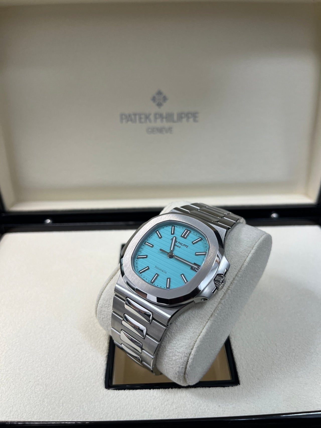 Patek Philippe Nautilus "Tiffany & Co." Blue Dial 5711/1A-018 - Image 11