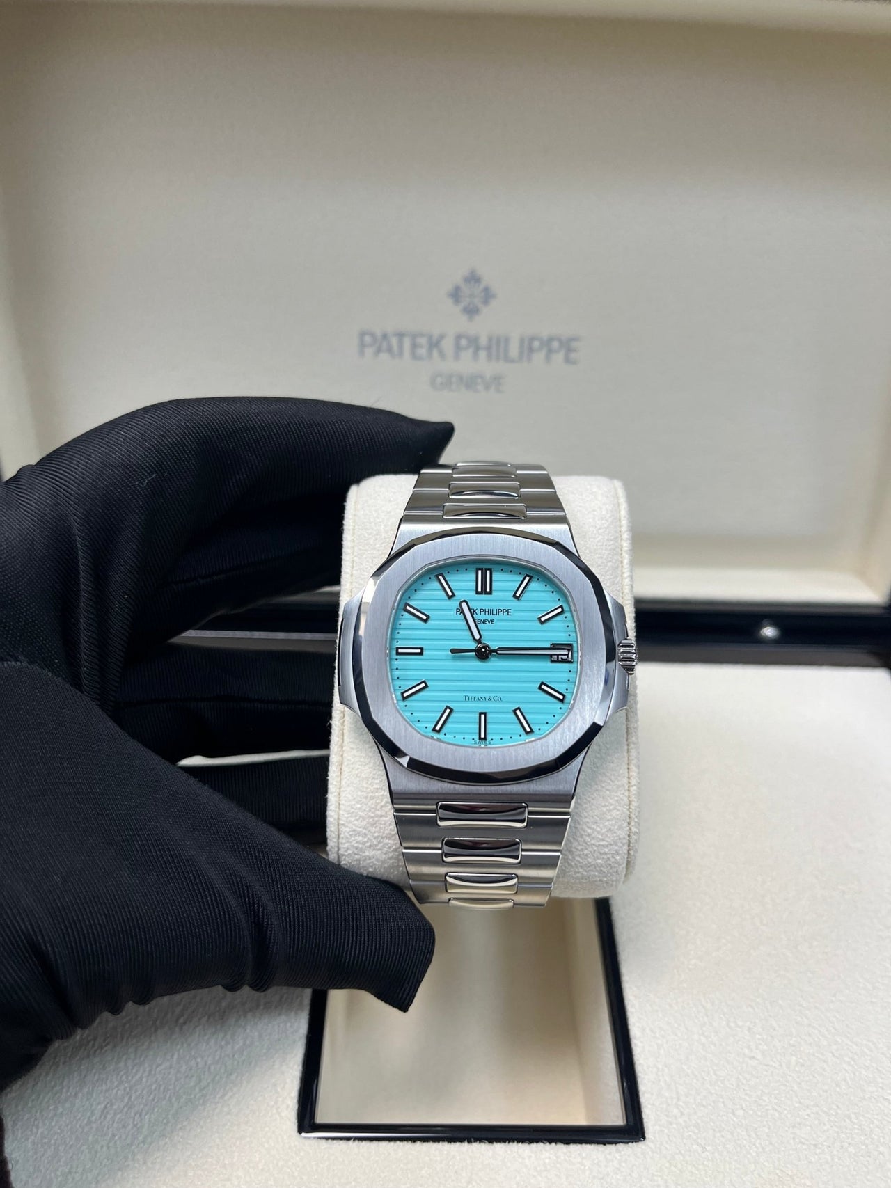 Patek Philippe Nautilus "Tiffany & Co." Blue Dial 5711/1A-018 - Image 13