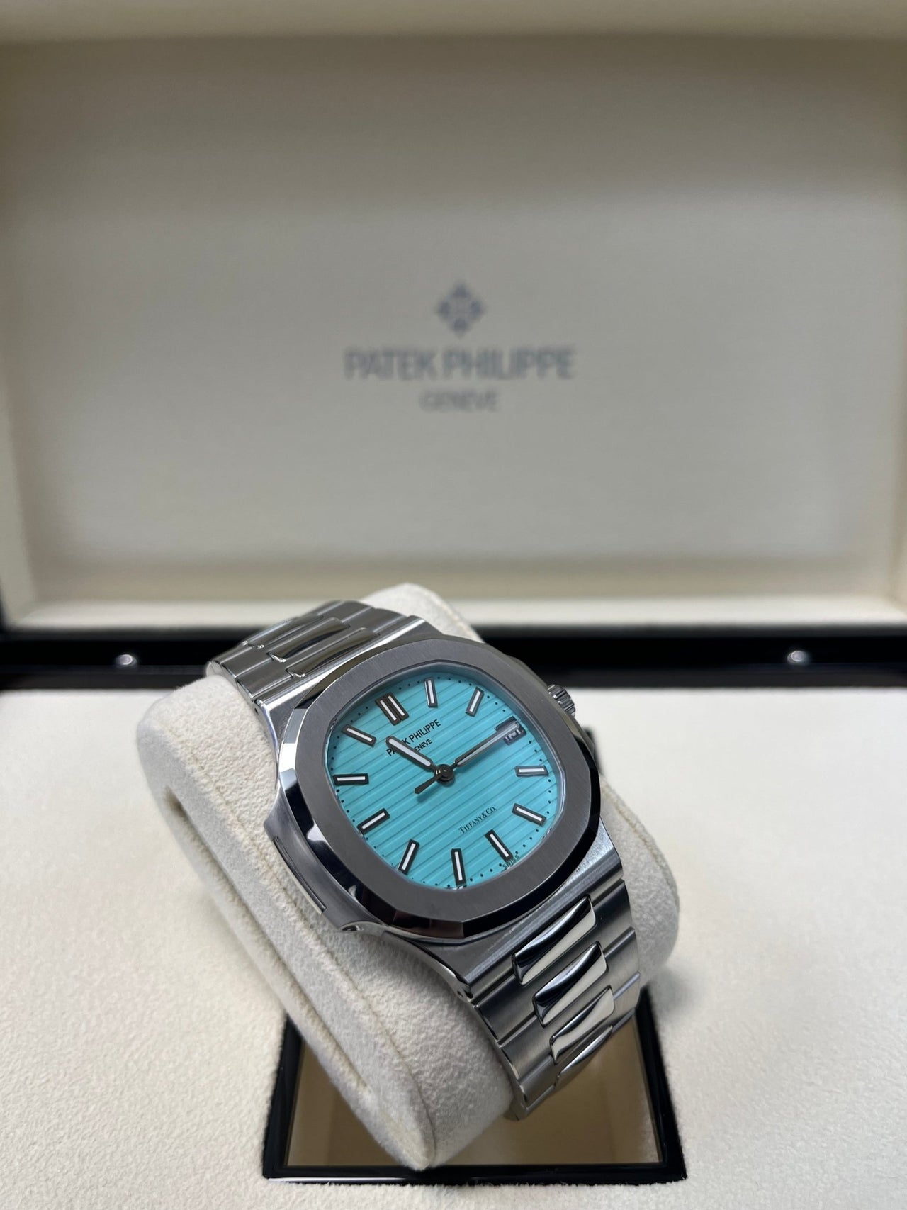 Patek Philippe Nautilus "Tiffany & Co." Blue Dial 5711/1A-018 - Image 12