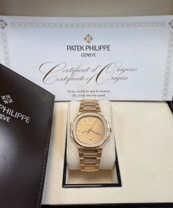 Alternative view of DATE. SWEEP SECONDS. Rose gold 7118/1200R-010