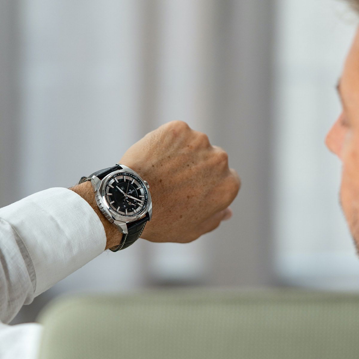 LAB Peripheral Dual Time Big Date Black - Image 4