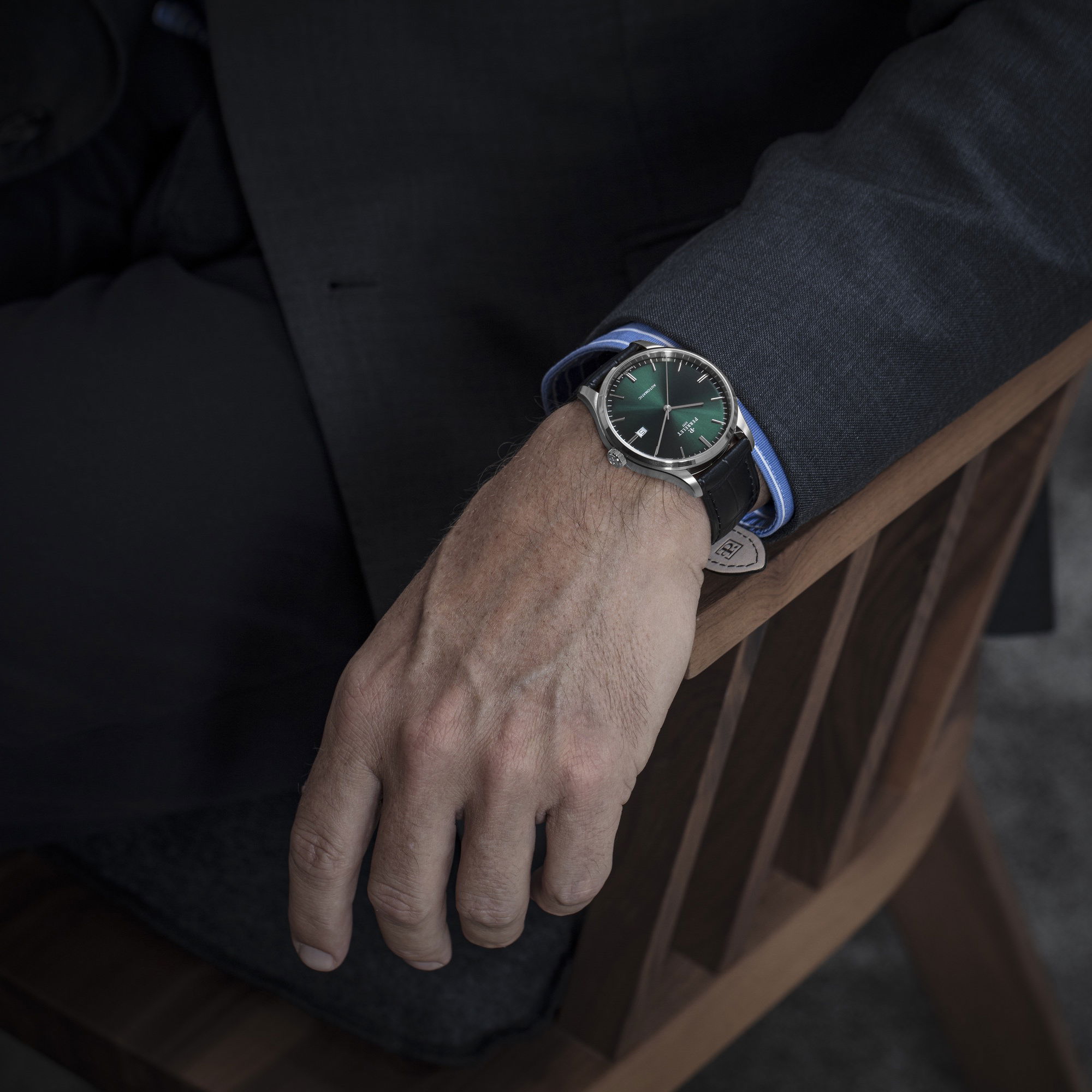 Weekend 3 Hands Green - Image 2