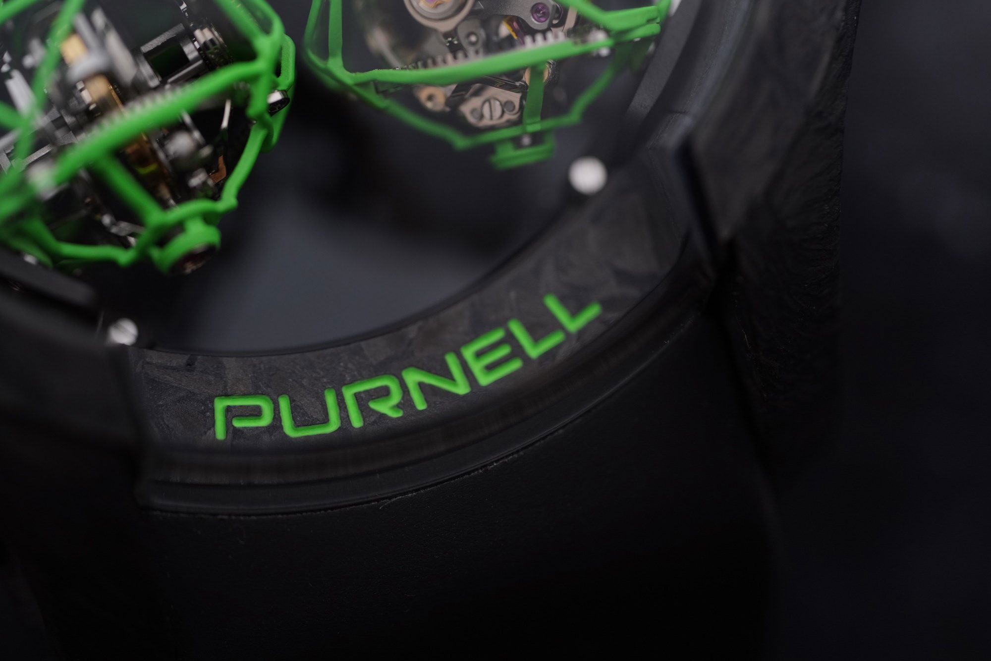 Escape II Carbon Neon Green - Image 4