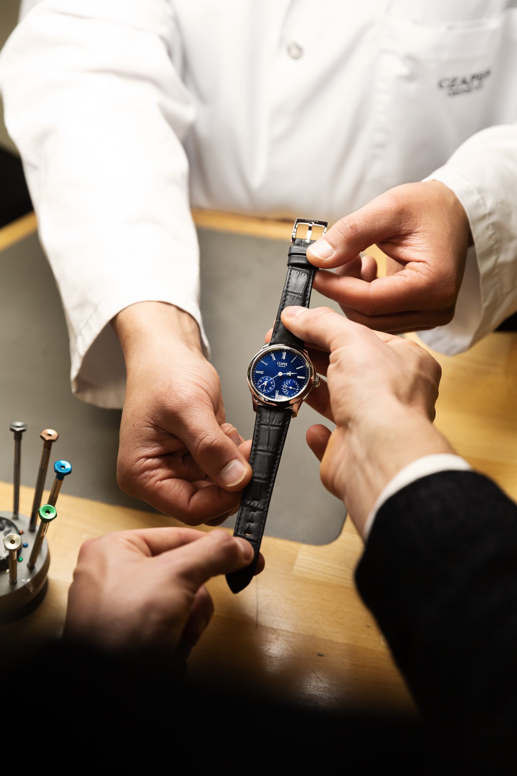 Quai des Bergues Blue Aurora - Image 6