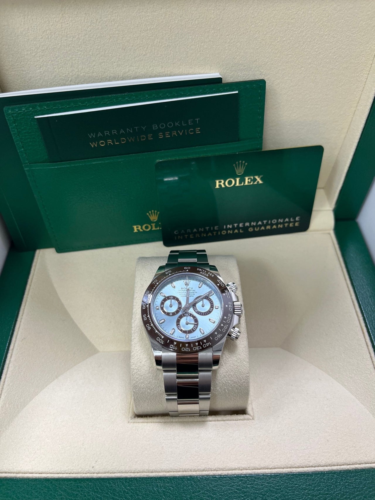 Rolex Cosmograph Daytona 40 mm Platinum 116506 - Image 2