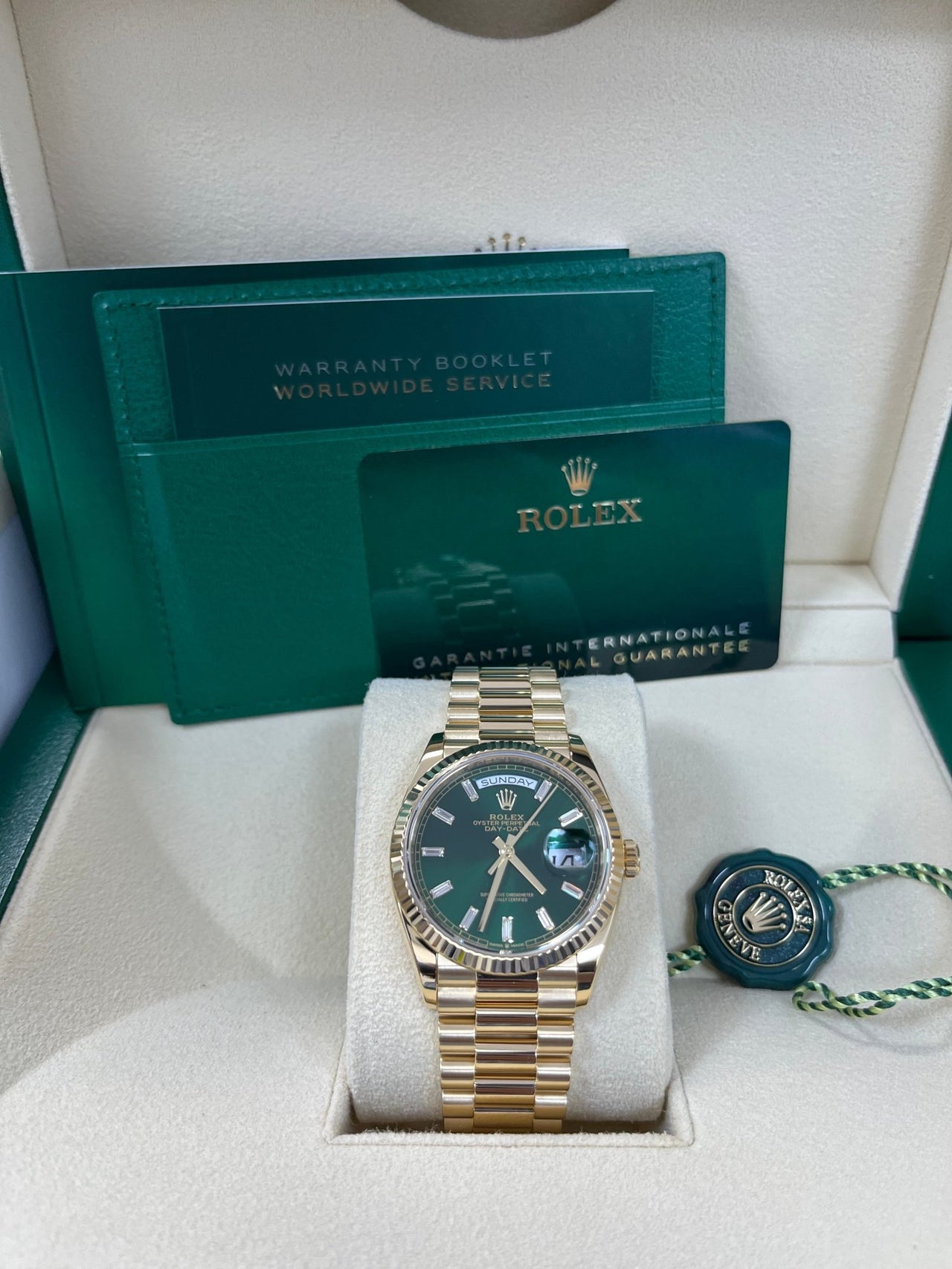Rolex Day-Date 36 36 mm yellow gold 128238-0130 - Image 3