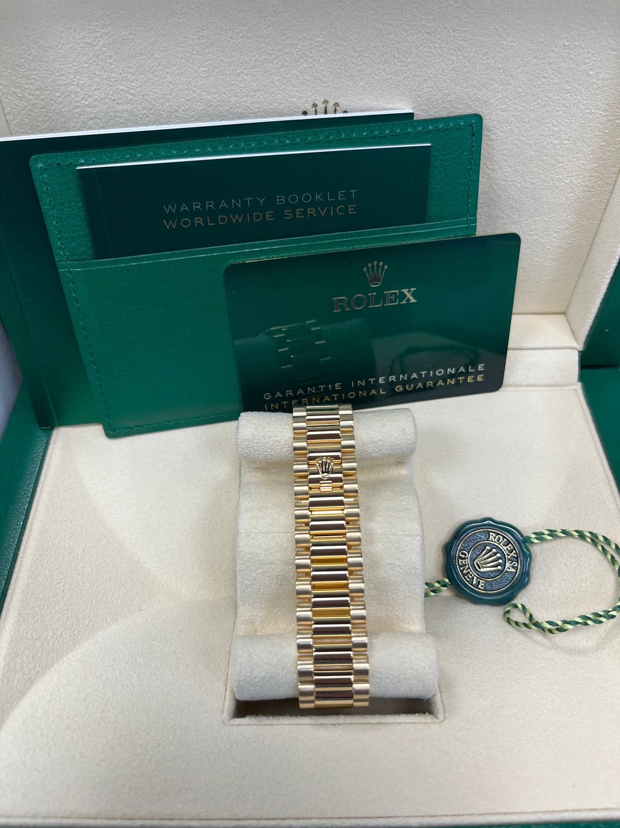 Rolex Day-Date 36 36 mm yellow gold 128238-0130 - Image 5