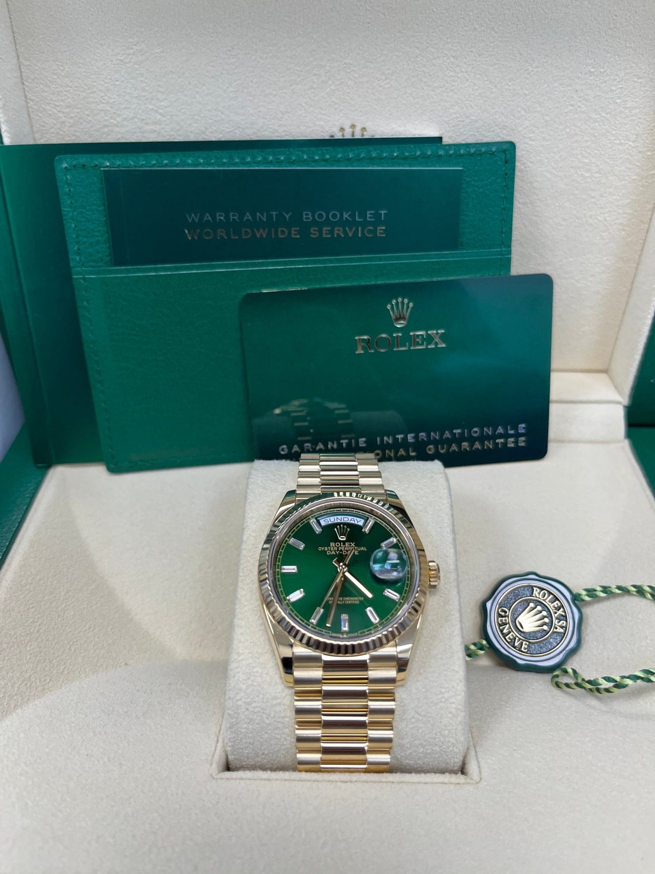 Rolex Day-Date 36 36 mm yellow gold 128238-0130 - Image 2