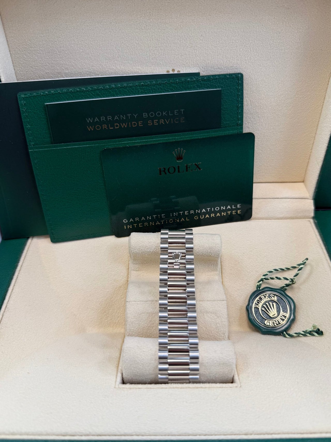 Rolex Day-Date 40 40 mm platinum and diamonds 228396tbr-0020 - Image 11