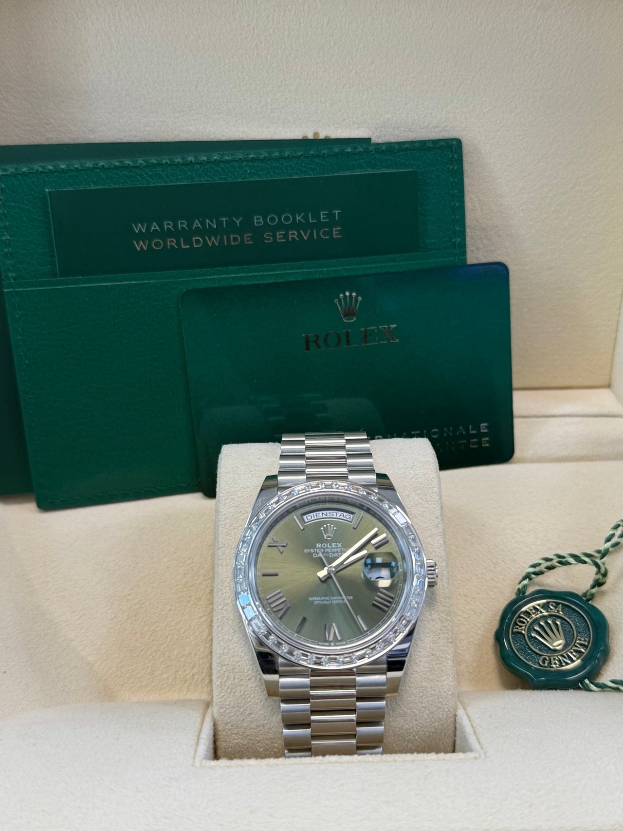 Rolex Day-Date 40 40 mm platinum and diamonds 228396tbr-0020 - Image 27