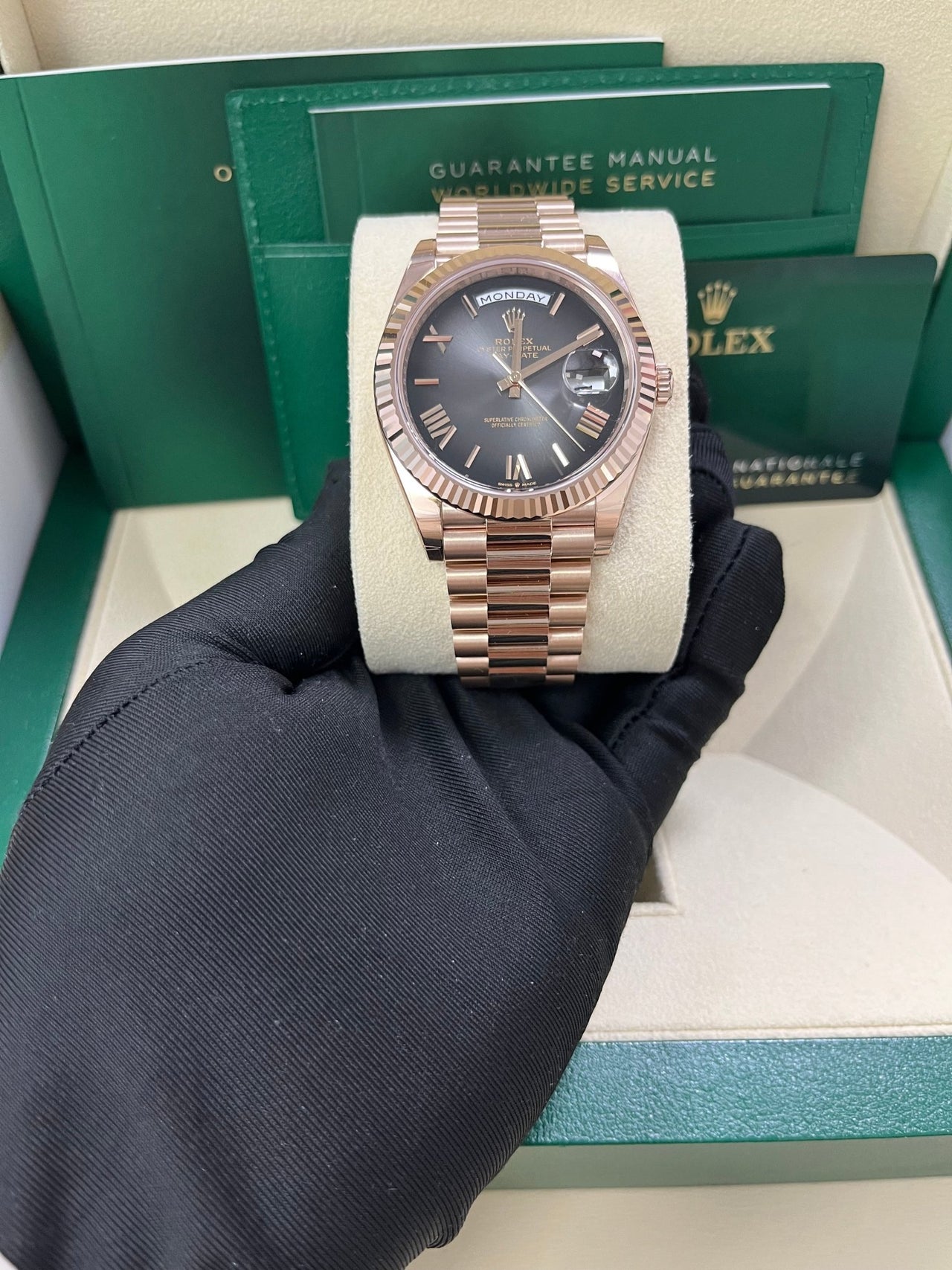 Rolex Day-Date 40 40 mm Everose gold 228235-0055 - Image 14