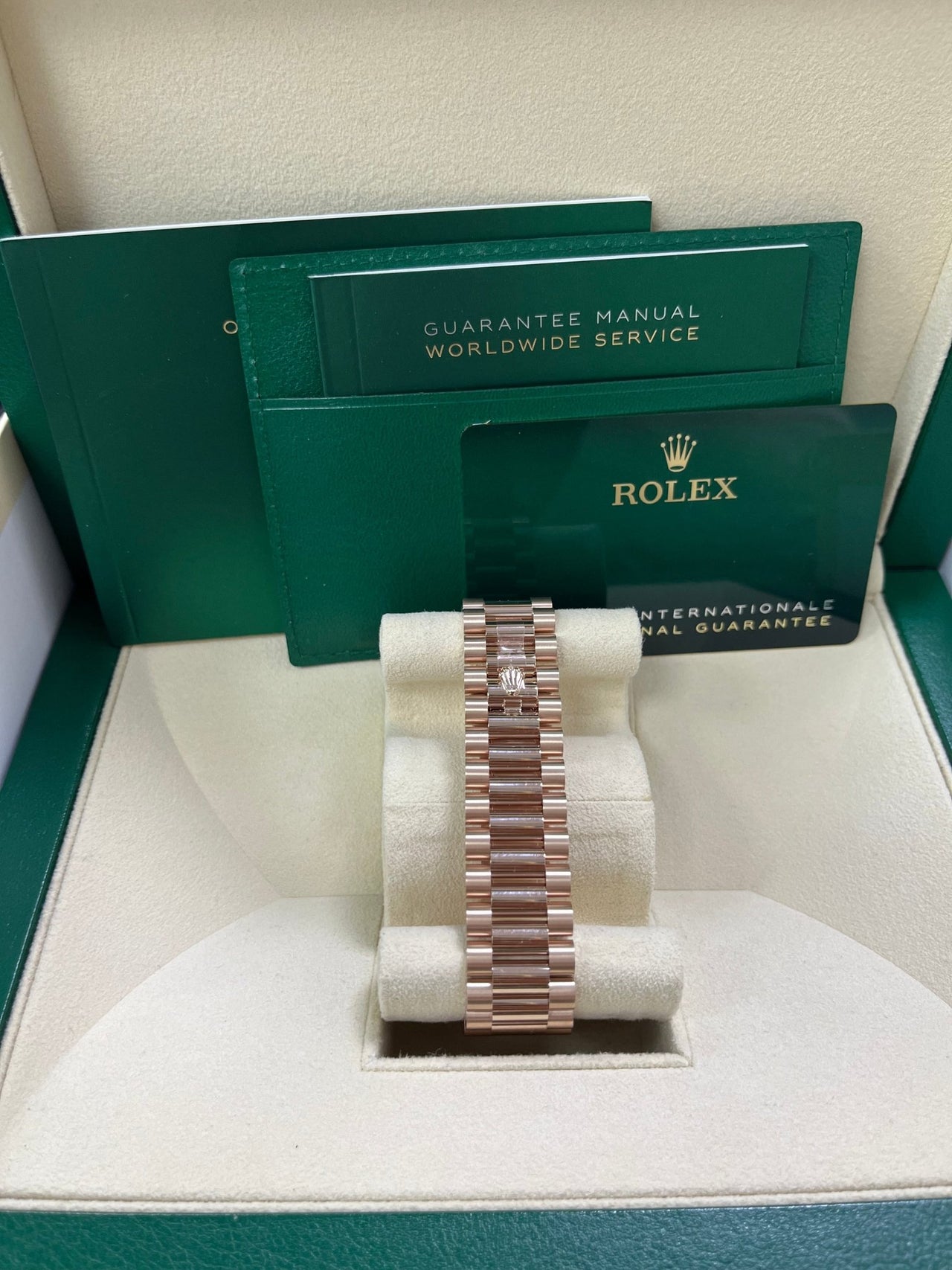Rolex Day-Date 40 40 mm Everose gold 228235-0055 - Image 4