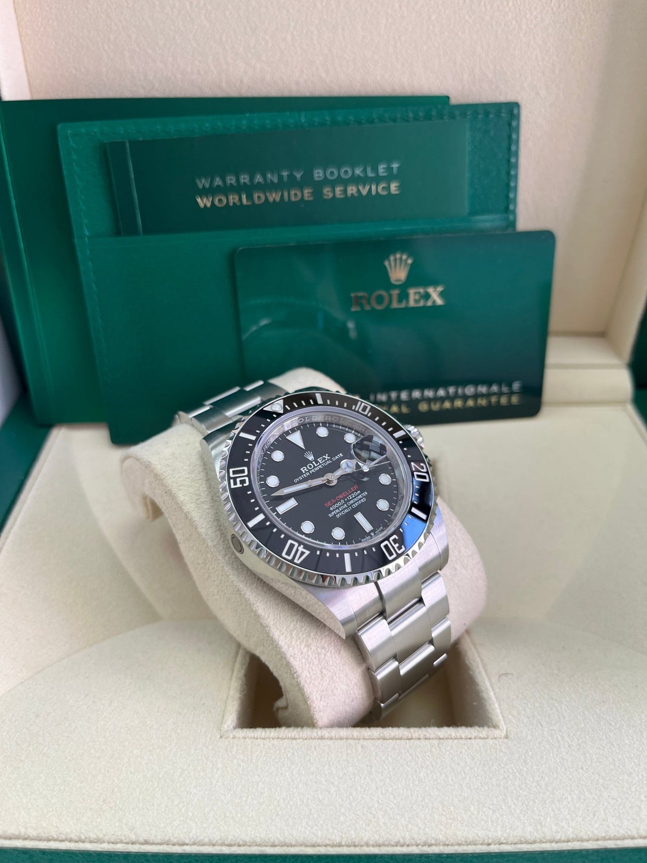 Rolex Sea-Dweller 43 mm Oystersteel 126600-0002 - Image 4