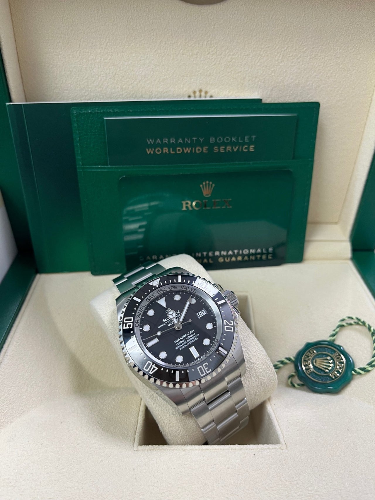 Rolex Rolex Deepsea 44 mm Oystersteel 136660-0006 - Image 9