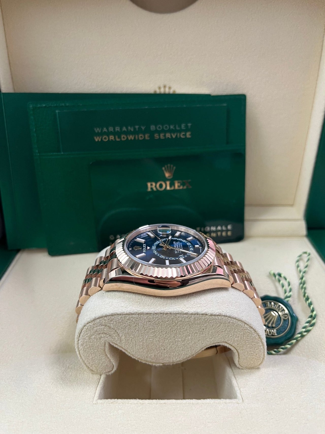 Rolex Sky-Dweller 42 mm Everose gold 336935-0005 - Image 3