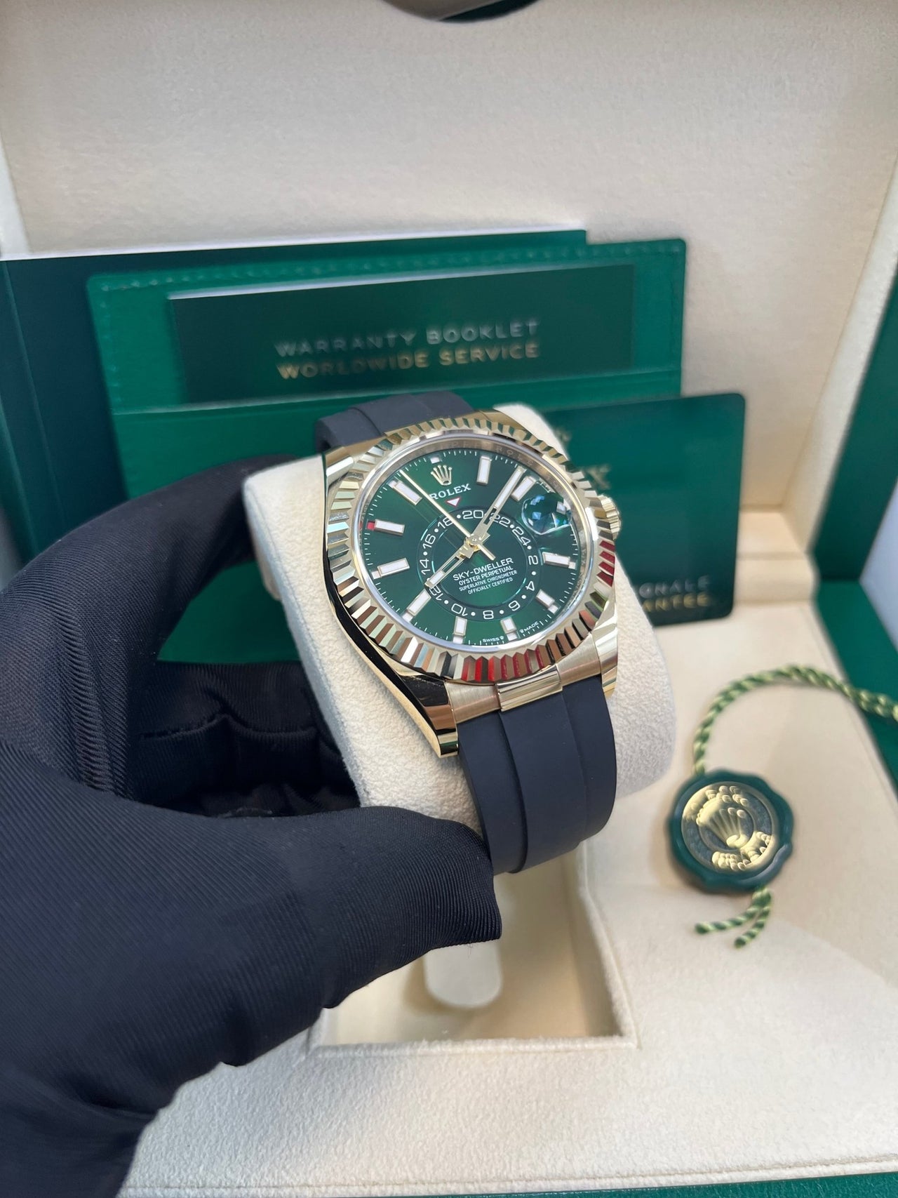 Rolex Sky-Dweller 42 mm yellow gold 336238-0004 - Image 10