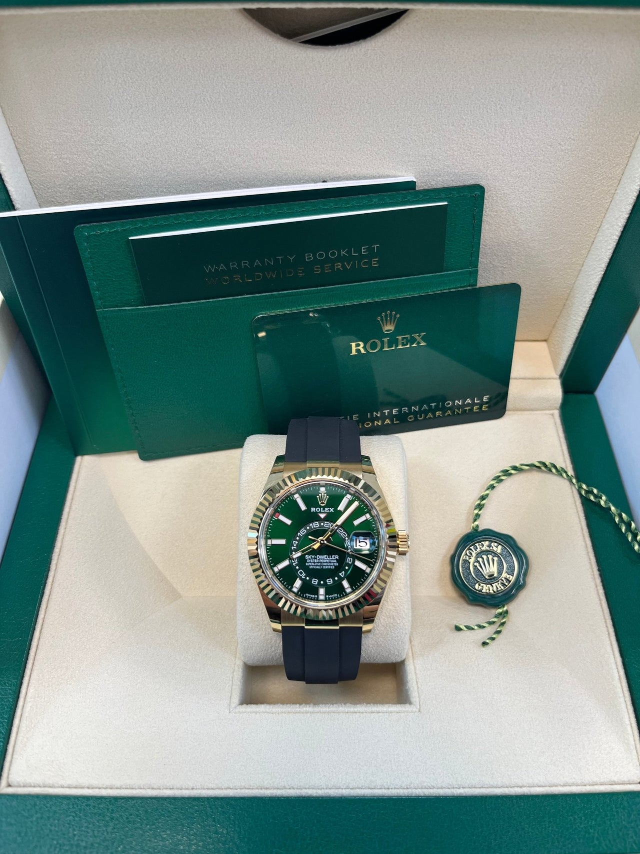 Rolex Sky-Dweller 42 mm yellow gold 336238-0004 - Image 2