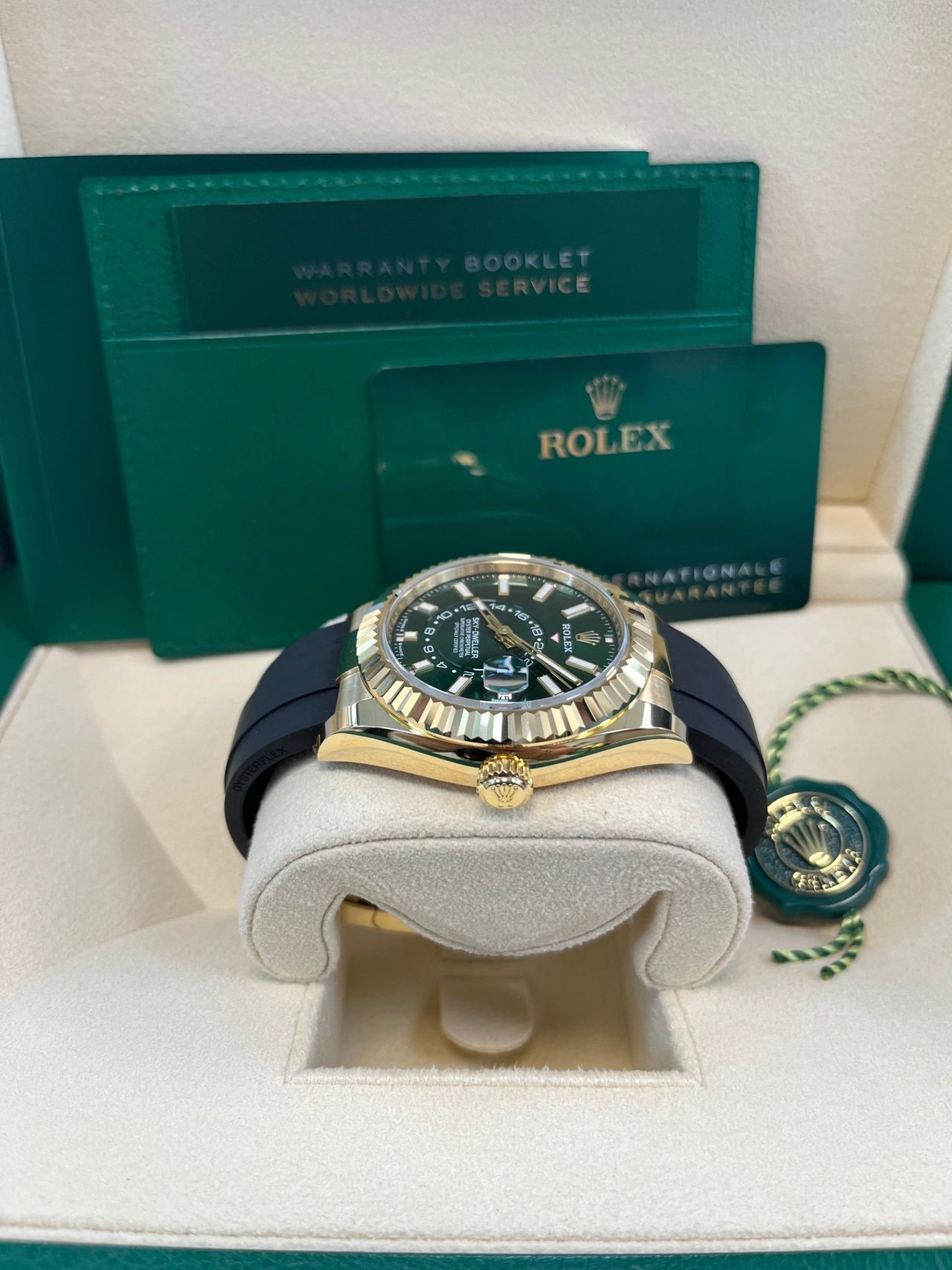 Rolex Sky-Dweller 42 mm yellow gold 336238-0004 - Image 4
