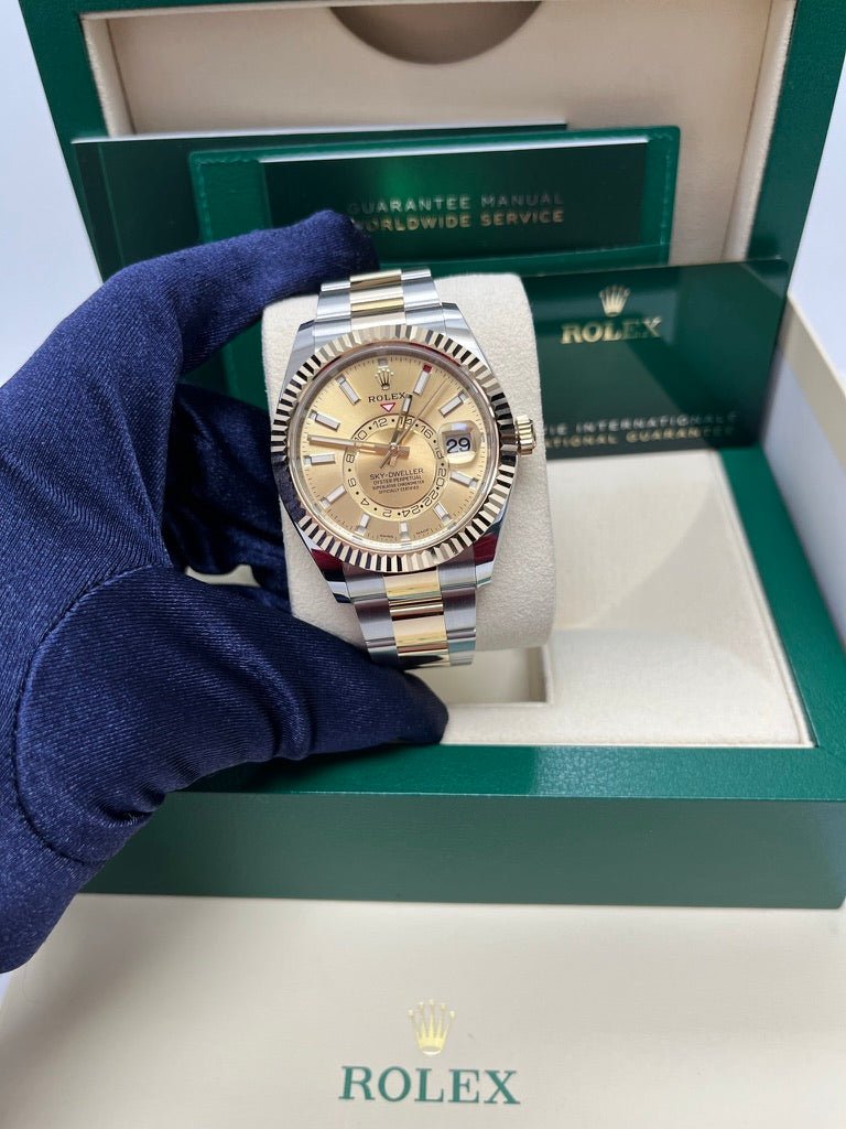 Rolex Sky-Dweller 42 mm Oystersteel and yellow gold 336933-0001 - Image 3