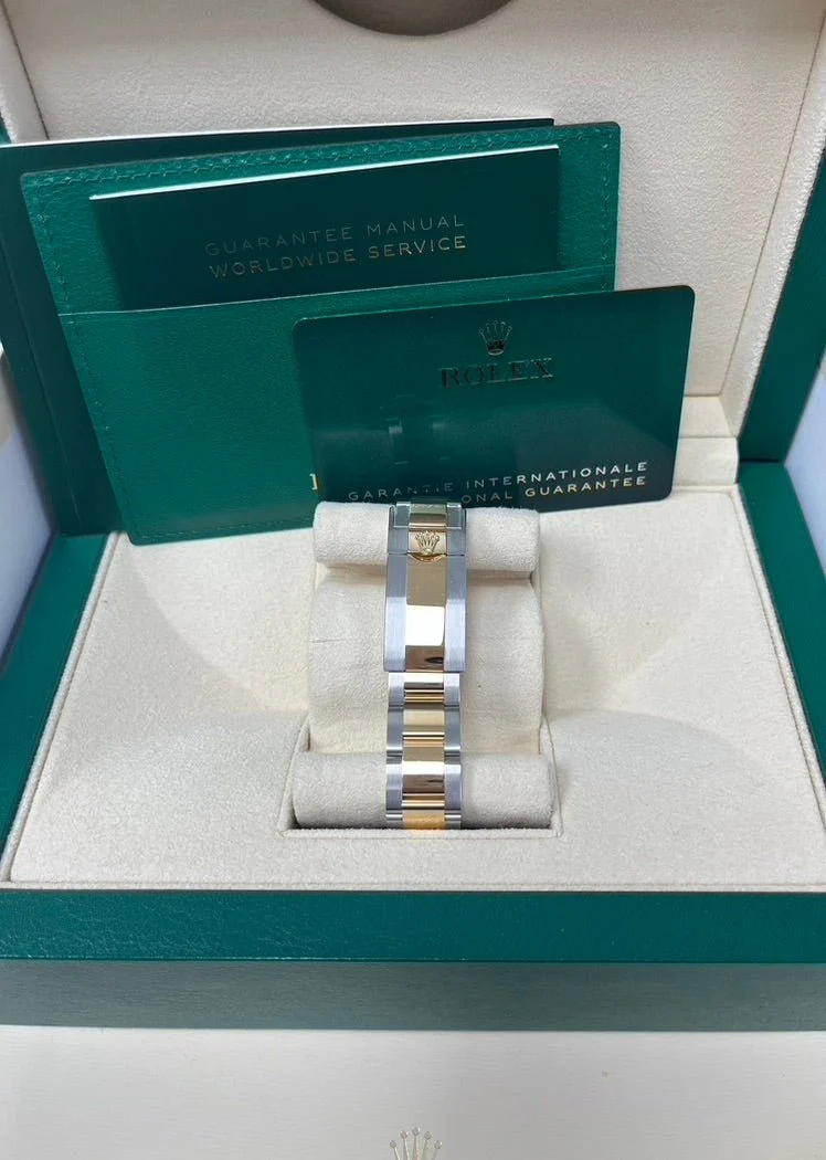 Rolex Explorer 36 36 mm Oystersteel and yellow gold 124273-0001 - Image 7