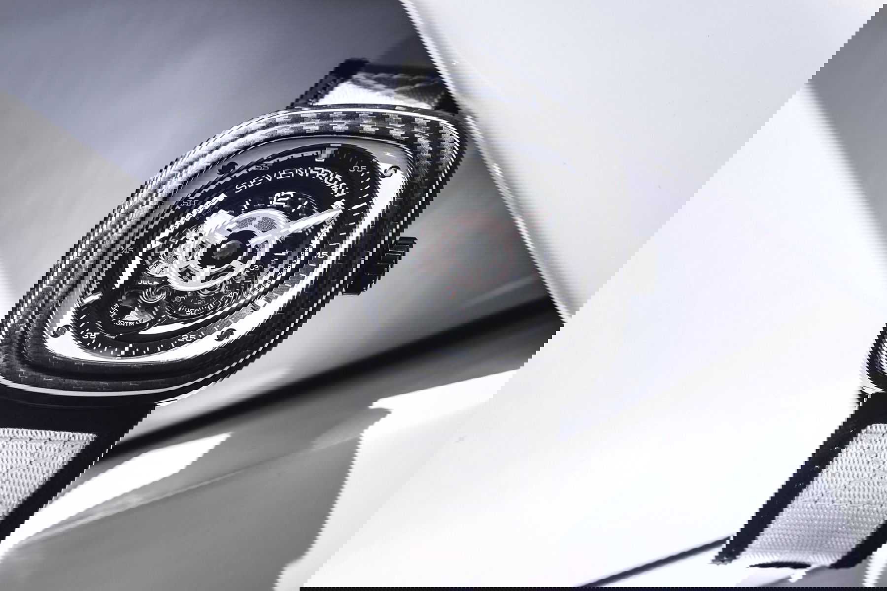 P3C/07 White Carbon - Image 8