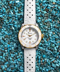 Alternative view of 1545 White Rubber