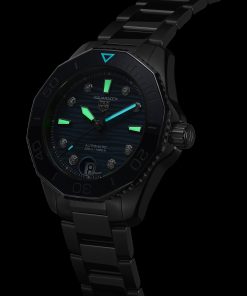 Alternative view of Aquaracer Professional 300