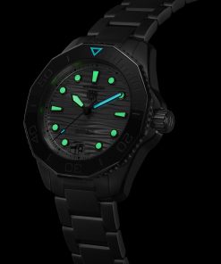 Alternative view of Aquaracer Professional 300