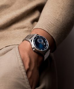 Alternative view of Trente-Deux Blue