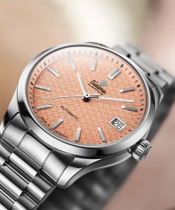 Alternative view of Lady Sky