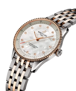 Alternative view of NAVITIMER 32