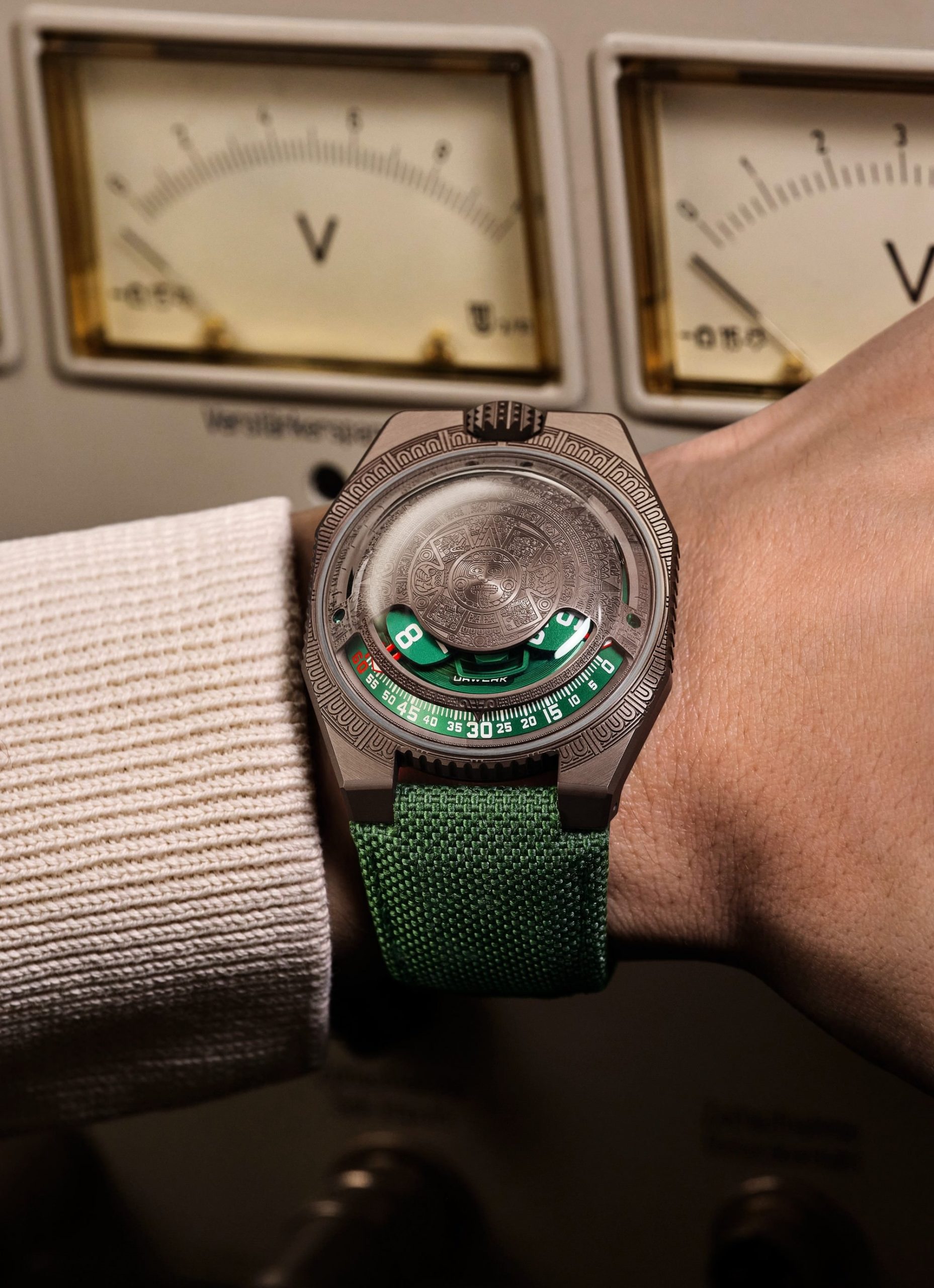 UR-100V Time and Culture - Image 3