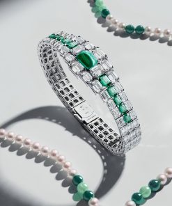 Alternative view of The Grand Lady Kalla Emerald